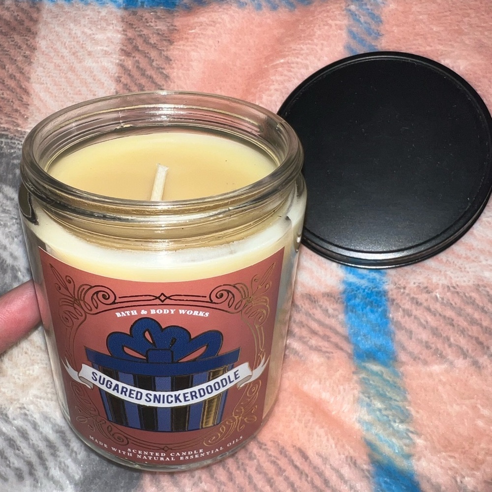 1 Sugared Snickerdoodle 7oz candle from Bath & Body Works